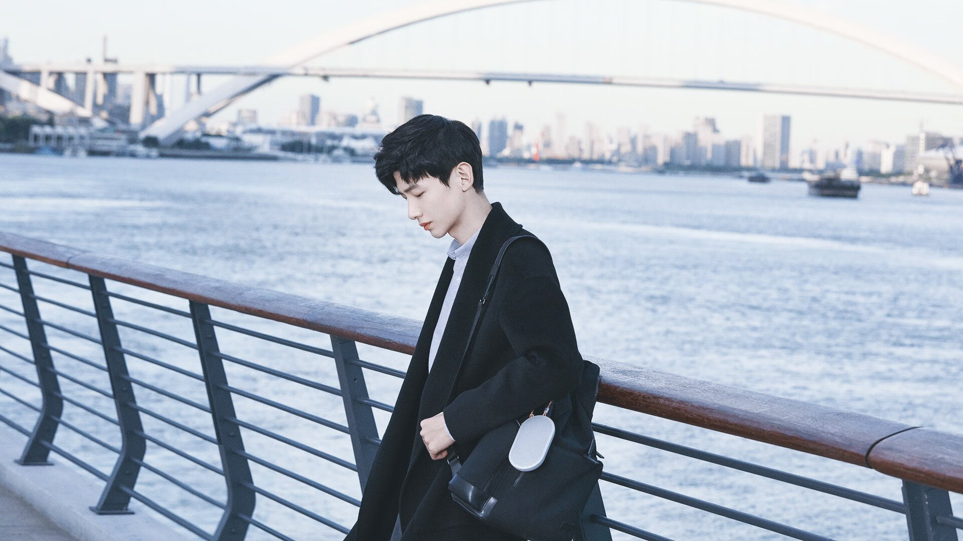 个人光芒难掩团队荣耀，奥纳纳的挣扎与伊朗的绽放