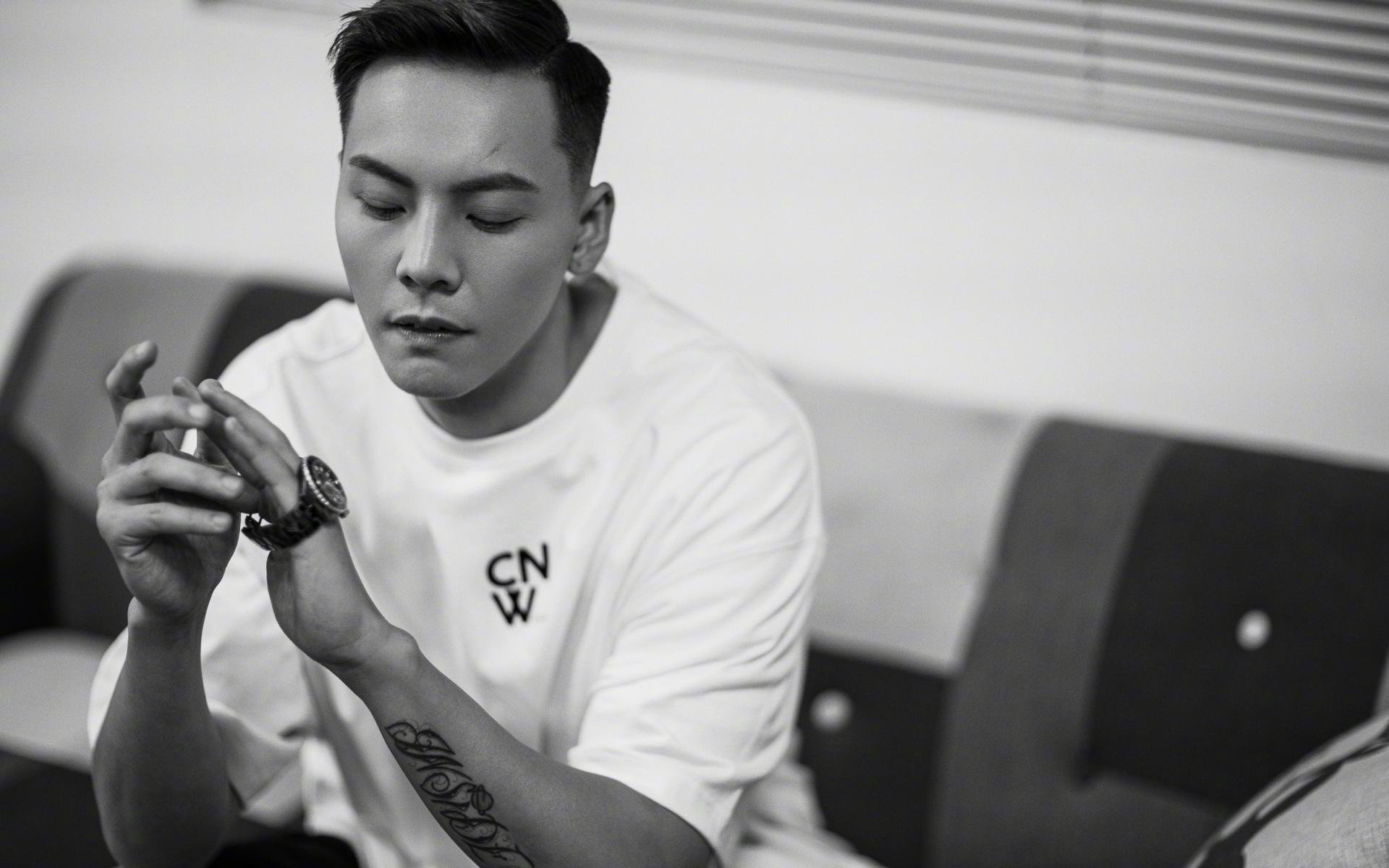 非洲之鹰啄伤山姆大叔，劳塔罗点射定江山