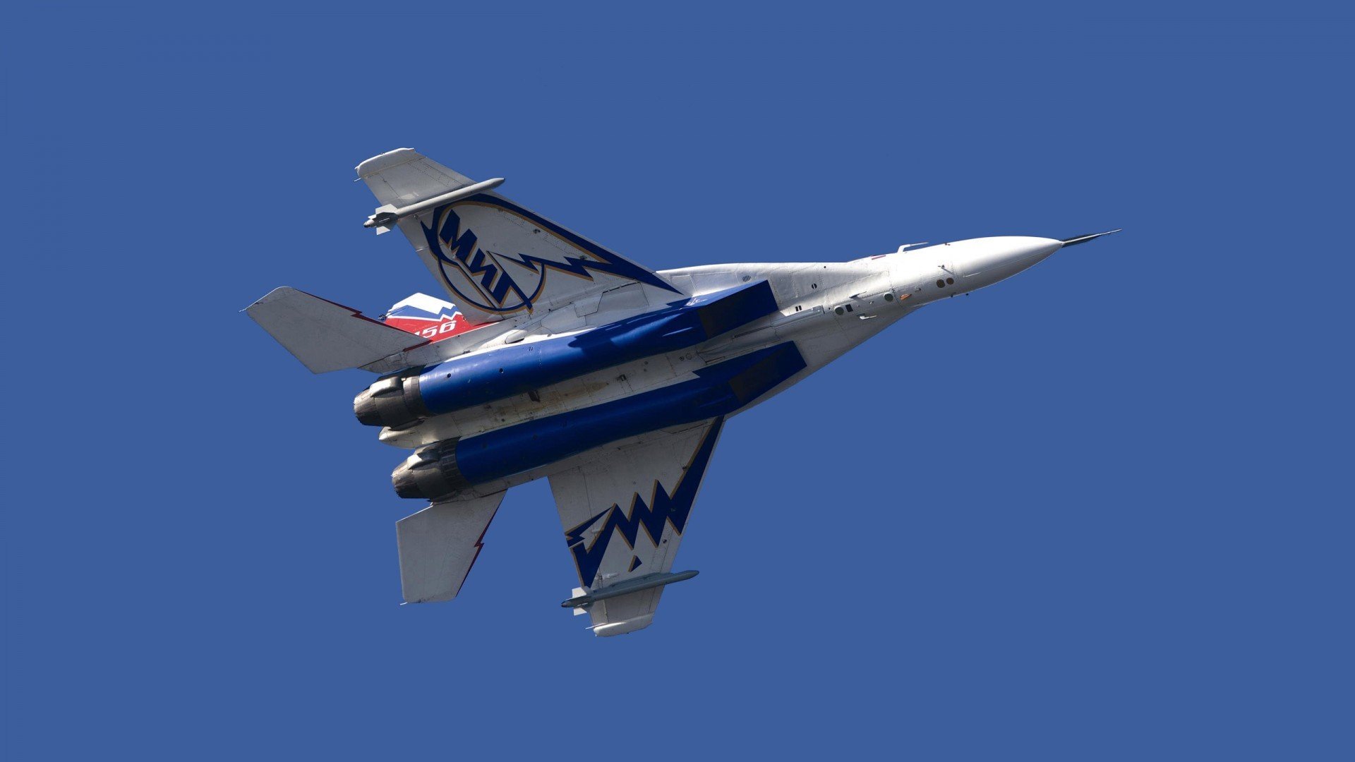 天使之翼与北欧神话，暴雨中的决胜者，以及另一个平行赛场上的传说