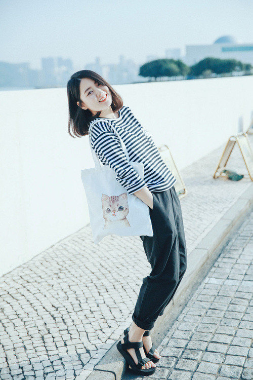 蓝衣军团的无声征服,控球率67%范戴克铁壁,意大利绝杀塞尔维亚登顶死亡之组